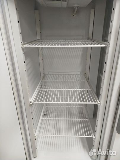 Холодильный шкаф