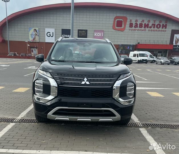 Mitsubishi Outlander 2.5 CVT, 2023, 28 км