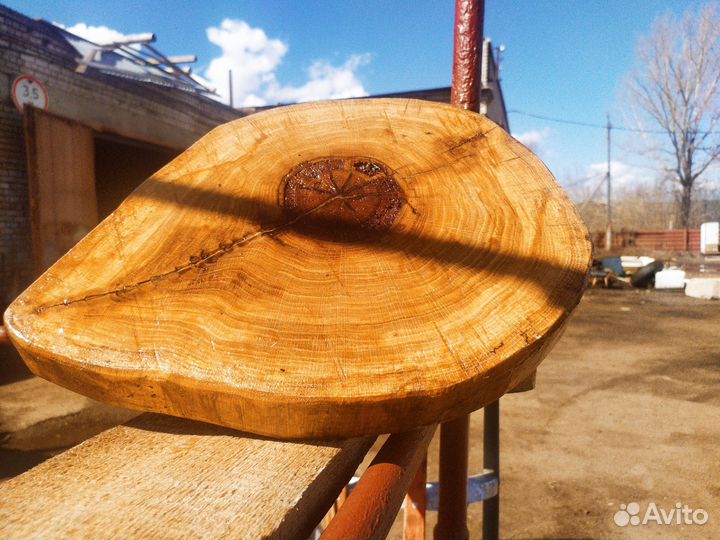 Разделочная доска из спила дерева