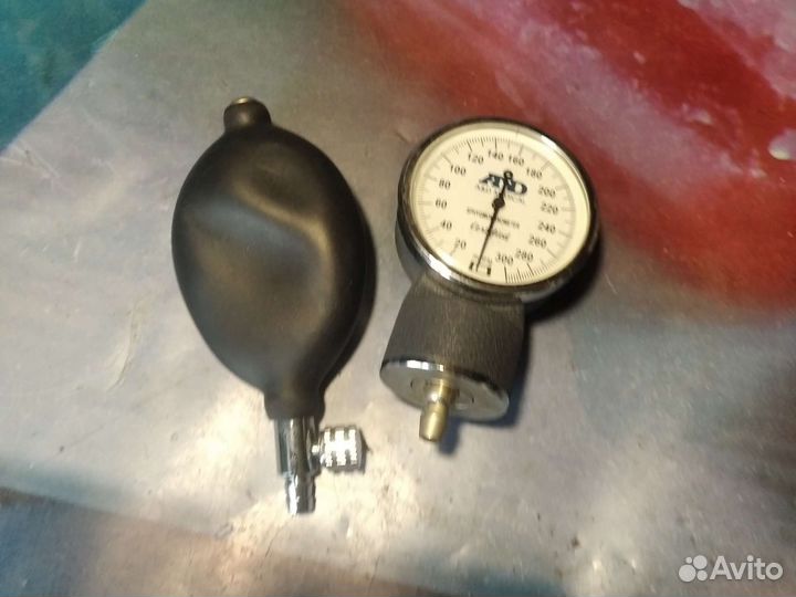 Тонометр механический