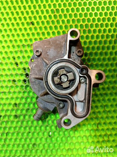 Насос вакуумный Skoda Octavia