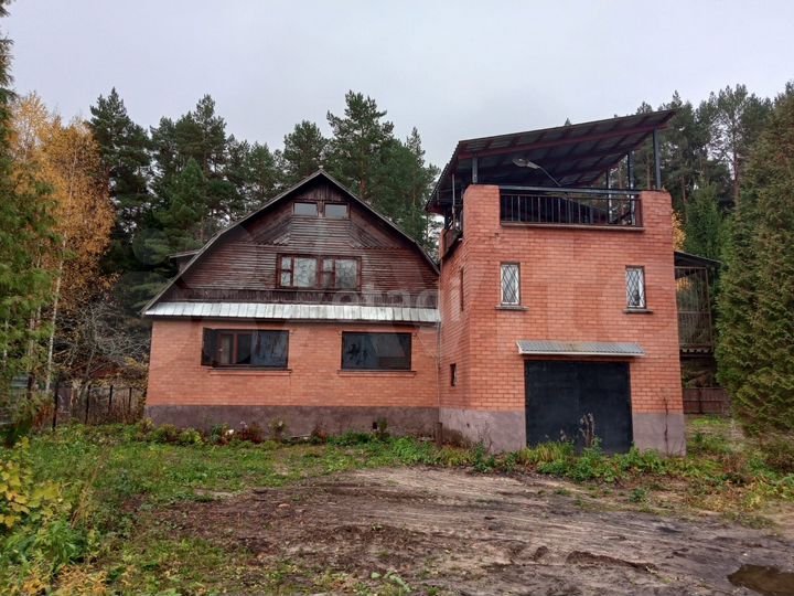 Дом 180 м² на участке 20 сот.