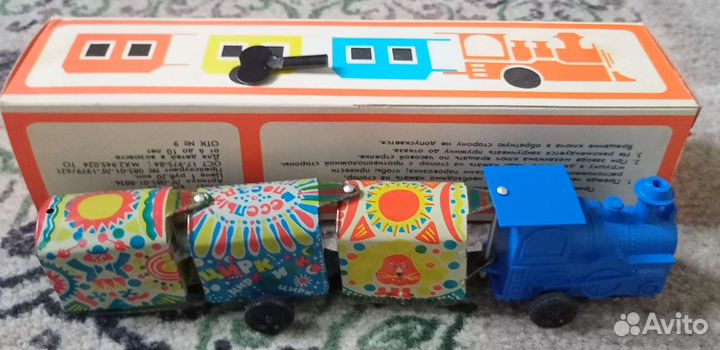 Паровозик заводной СССР