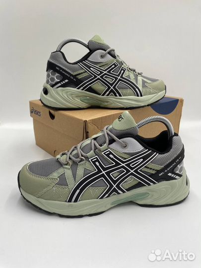 Кроссовки asics