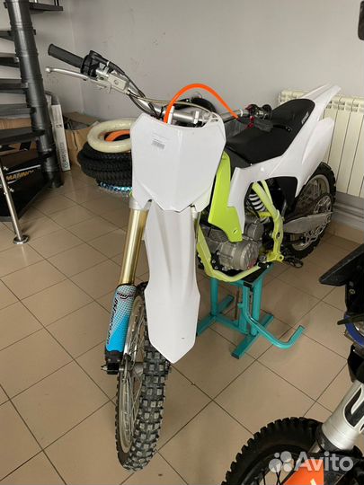 Мотоцикл BSE J2 250