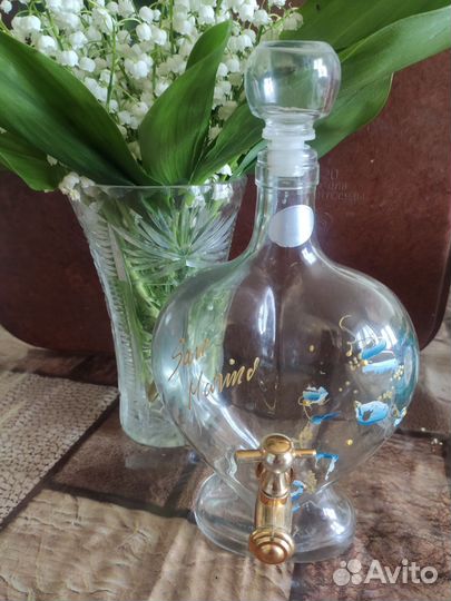 Графин с краном