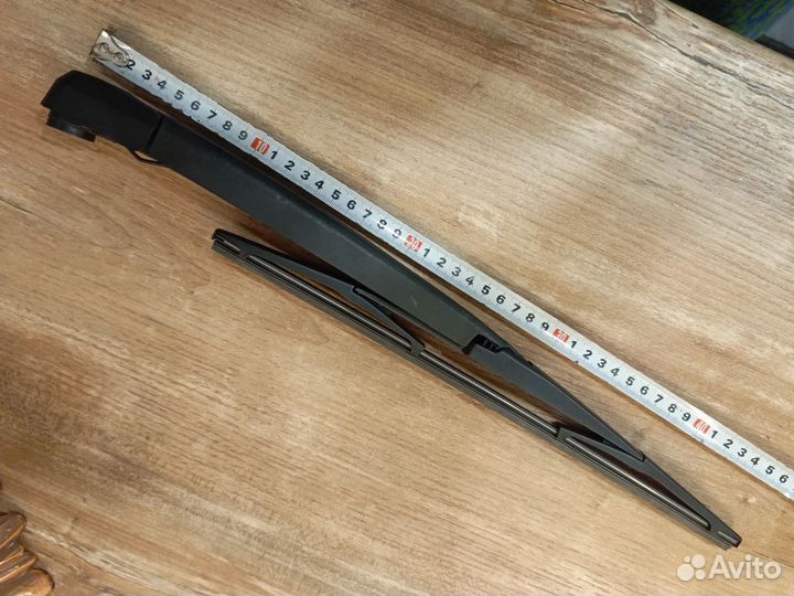 Щетка заднего стекла в сборе