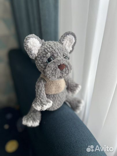 Вязаный французский бульдог