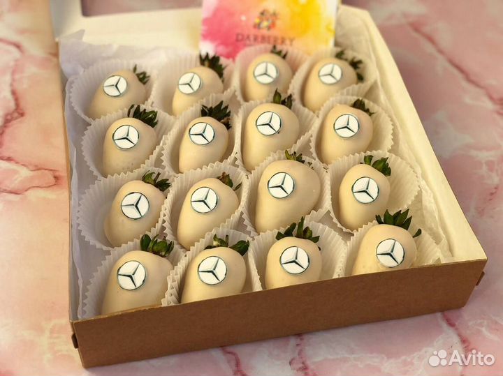 Клубника в шоколаде бокс mercedes