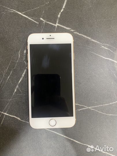 Телефон iPhone 8