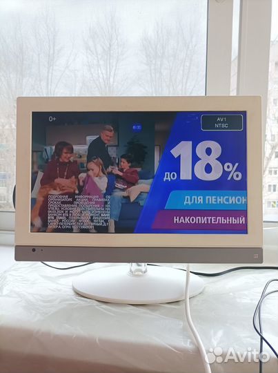 Телевизор ЖК б/у 47см приставка и антенна