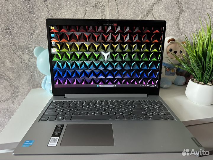 Lenovo 2023/мощный gold 7505/8GB/SSD 256m2