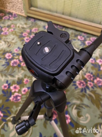 Штатив для фотоаппарата