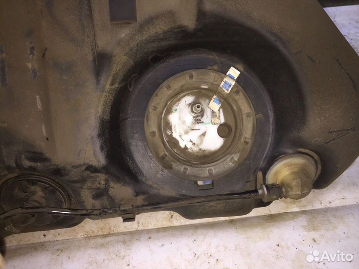 Бак топливный BMW E60 530 N52B30