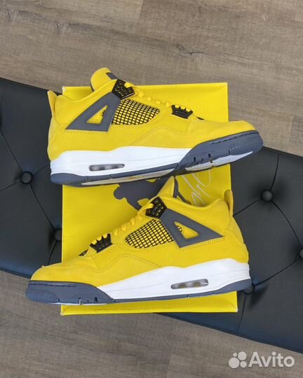 Jordan 4 Retro Lightning (2021)