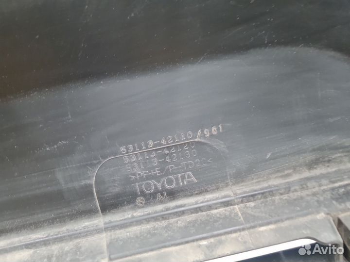 Решётка в бампер центральная Toyota RAV 4 2019