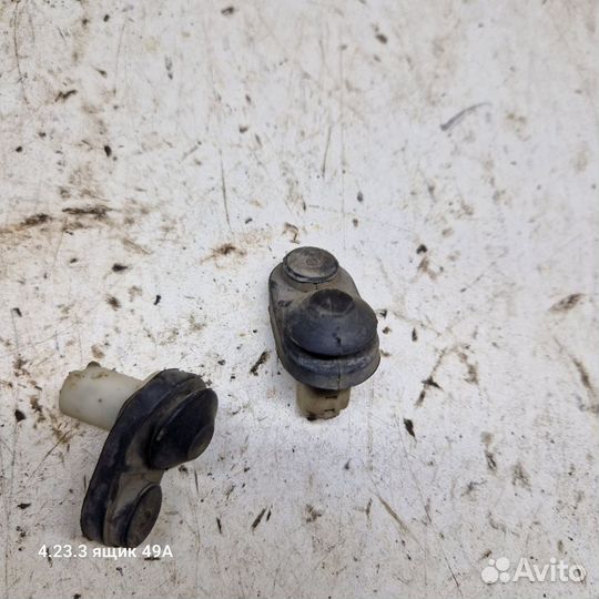 Концевик двери Toyota corolla 90