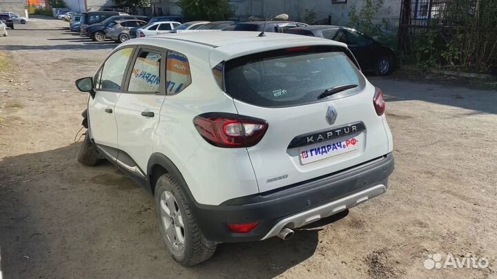 Стекло двери передней правой Renault Kaptur 803001742R