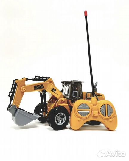 Экскаватор на радиоуправлении