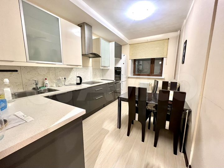 2-к. квартира, 62 м², 10/12 эт.