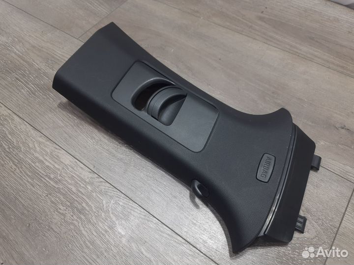 Обивка R стойки черная для RS Skoda Octavia A7