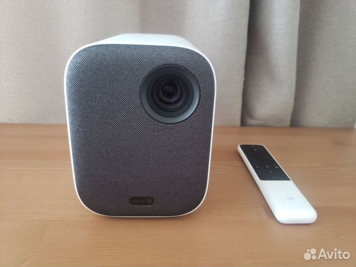 Проектор Xiaomi Mi Smart Compact Projector