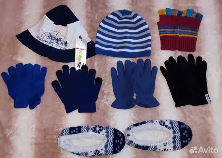 Шапки,шлемы,варежки,перчатки детские