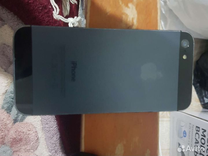 iPhone 5 на запчасти (рабочий, экран разбит)