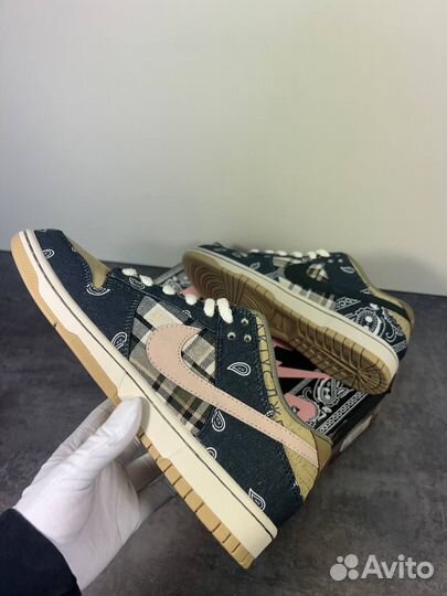 Кроссовки Nike SB Dunk Low Travis Scott