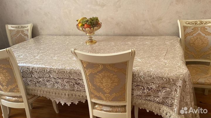 Столик в гостиную
