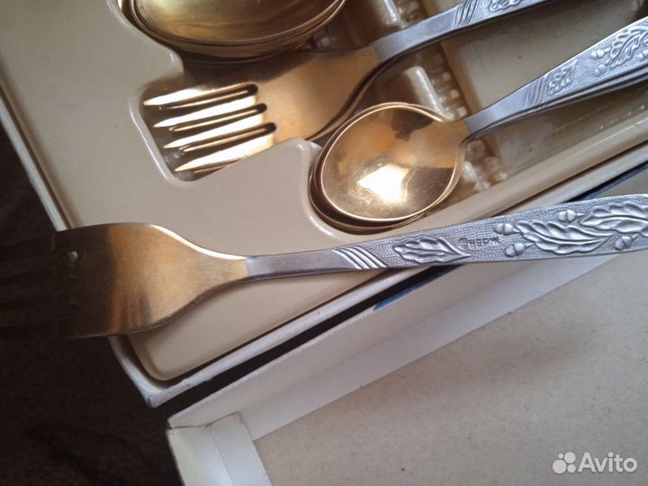 Новый набор столовых приборов