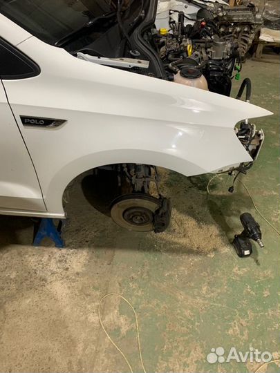 Крыло переднее правое Vw Polo 5 1.6 CWV 2018