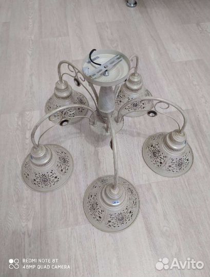 Люстры и светильники