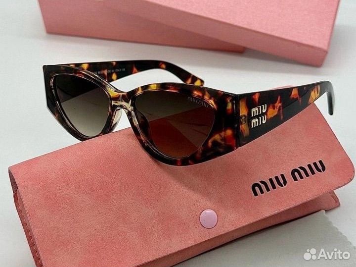 Солнцезащитные очки женские miu-miu