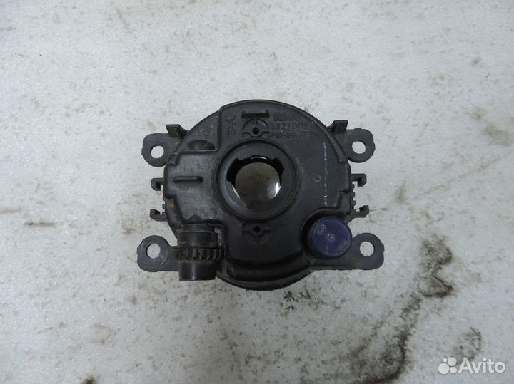 Фара противотуманная передняя Renault Duster 2010