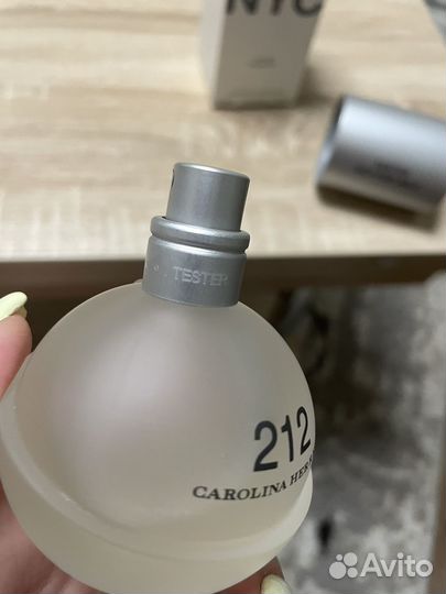 212 Carolina Herrera