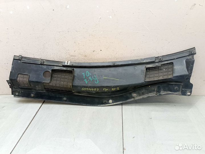 Водосток лобового стекла (жабо)