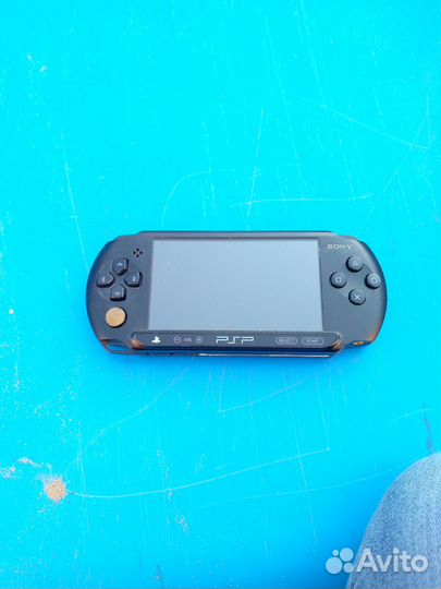 Sony psp e 1008