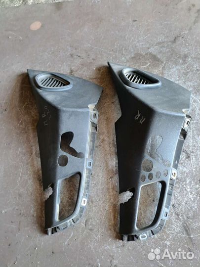 Накладка обшивки передний правый на Mercedes w220