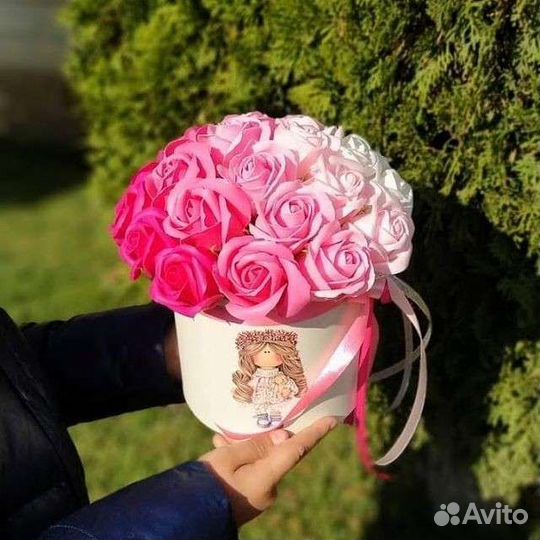 Нежный букет из мыльных роз на 1 сентября