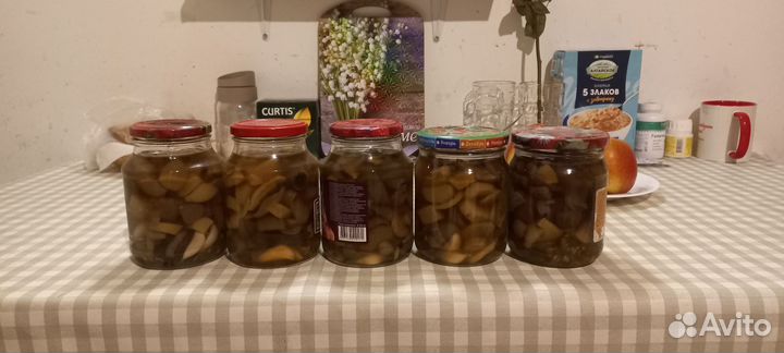 Грибы маринованные