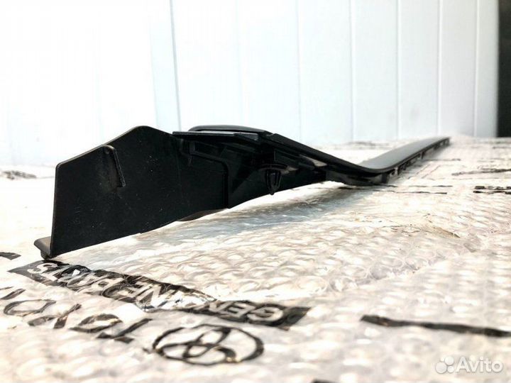 Молдинг лобового стекла левый Lexus Rx 4 2015-2022