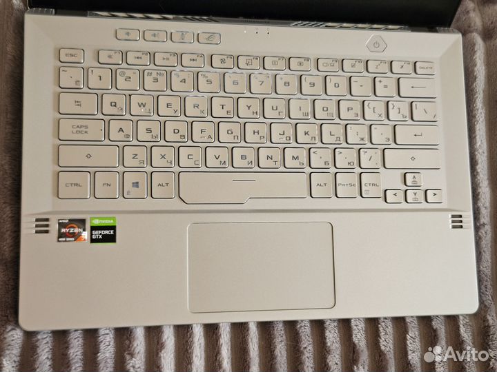 Asus rog zephyrus g14