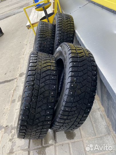 Viatti Brina Nordico V-522 185/65 R15 88T