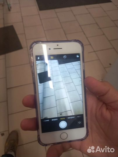 Телефон iPhone 8 64 gb
