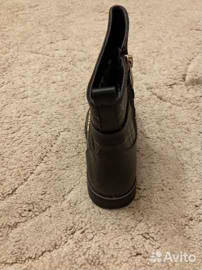 Детские ботинки