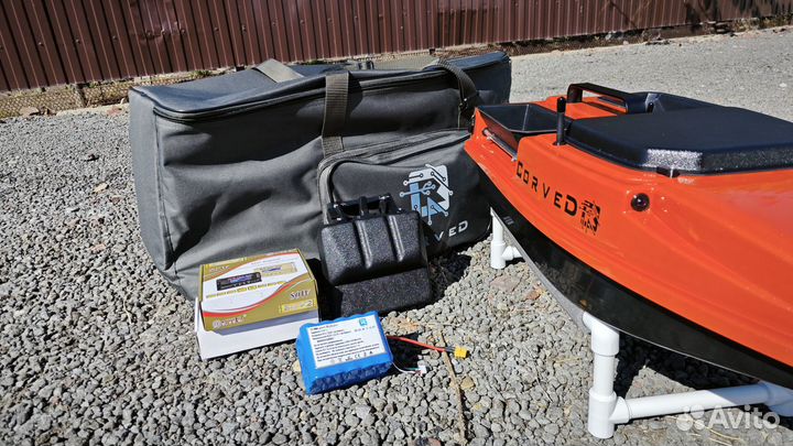 Прикормочный кораблик CorveD с gps и глубиномером