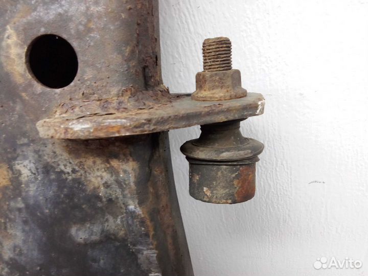 Рычаг передний правый нижний Subaru Tribeca WX