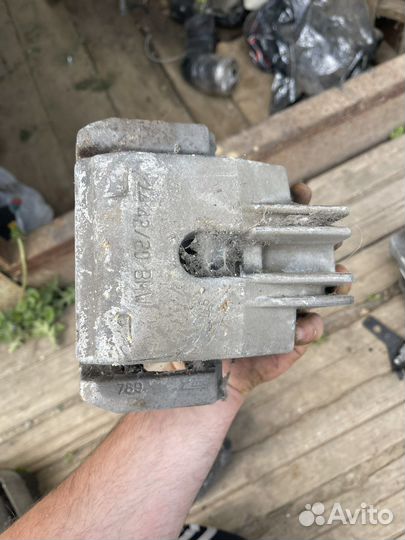 Суппорт bmw 5 e60/e61