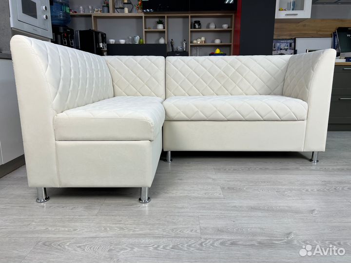 Угловой диван на кухню